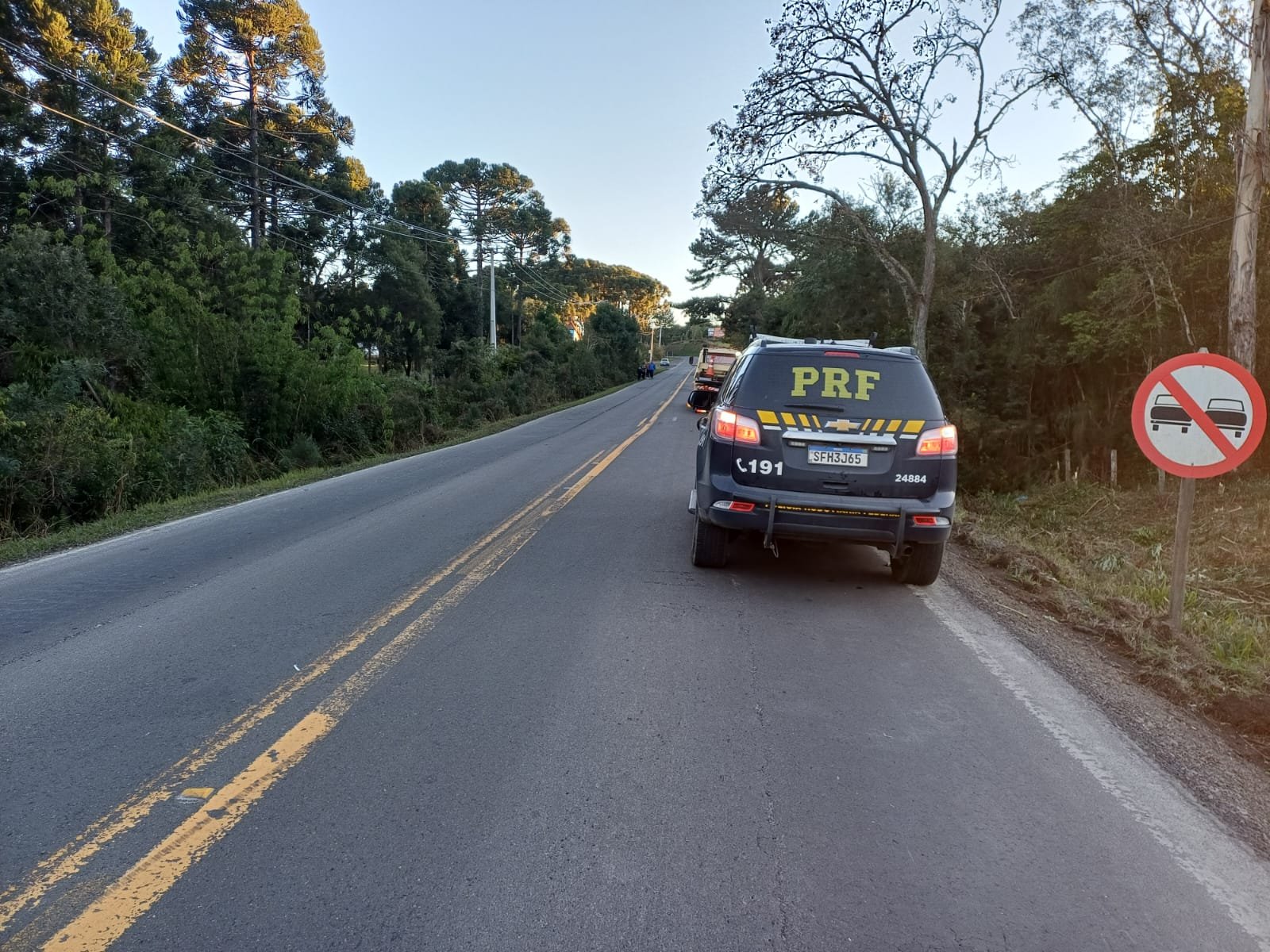 Motorista morre após capotamento de Gol na BR-153 em Rio Azul